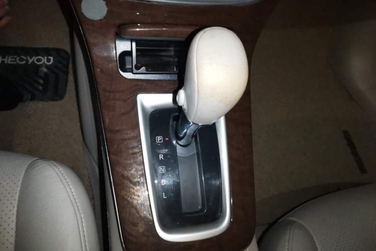 Used Nissan Sylphy 2012 1.6 XL CVT Luxury Edition Gear Lever