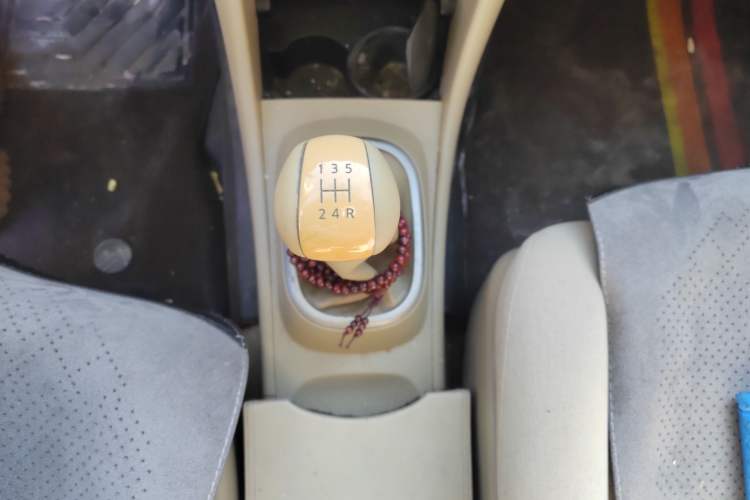 Used Nissan Sylphy 2012 Classic 1.6XE Manual Comfort Edition Gear Lever
