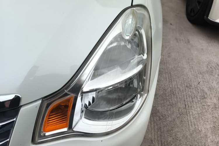 Used Nissan Sylphy 2012 Classic 1.6XE Automatic Comfort Edition Left Front Headlight