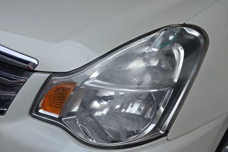 Used Nissan Sylphy 2012 Classic 1.6XE Automatic Comfort Edition Left Front Headlight
