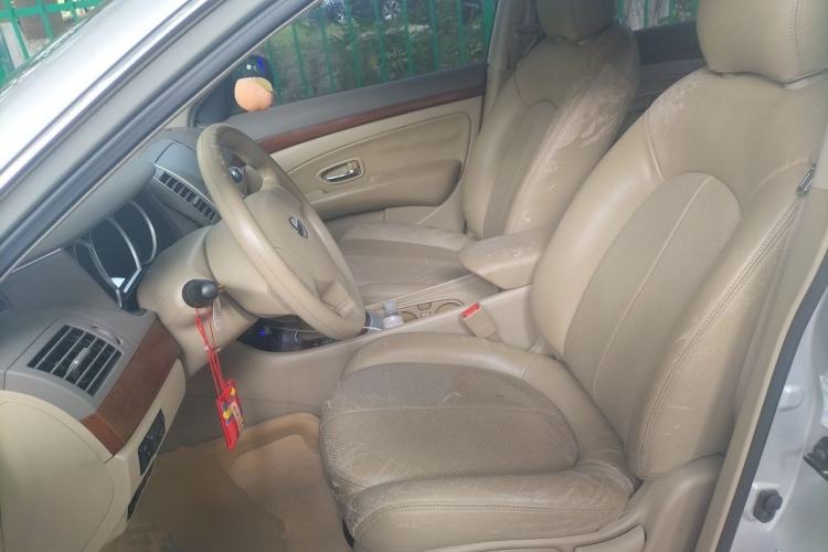 Used Nissan Sylphy 2012 Classic 1.6XE Automatic Comfort Edition Left Front Seat