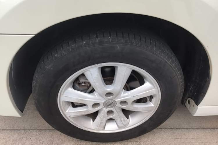 Used Nissan Sylphy 2012 Classic 1.6XE Automatic Comfort Edition Left Front Wheel Hub
