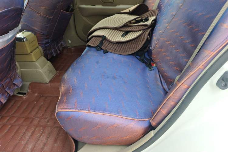 Used Nissan Sylphy 2012 Classic 1.6XE Automatic Comfort Edition Left Rear Seat