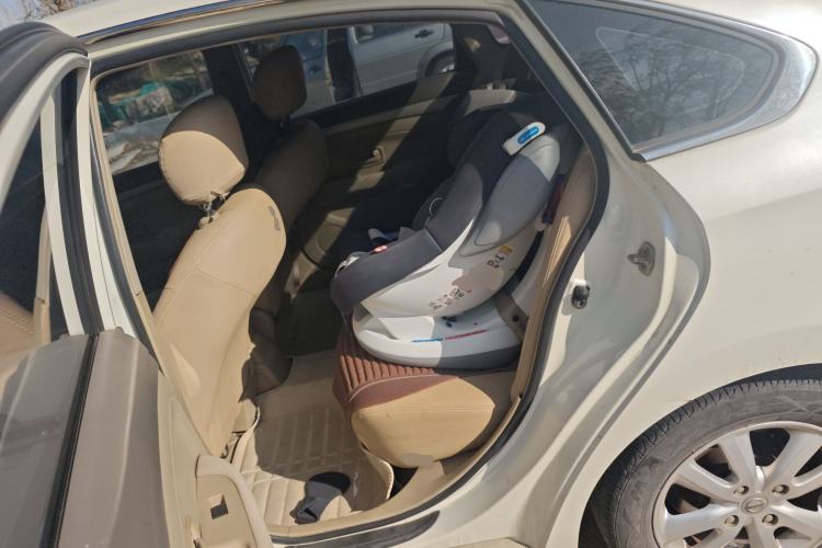Used Nissan Sylphy 2012 Classic 1.6XE Automatic Comfort Edition Left Rear Seat