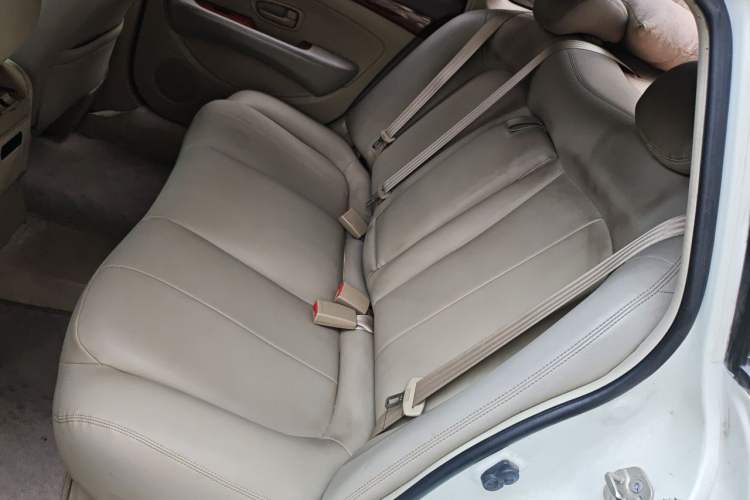 Used Nissan Sylphy 2012 Classic 1.6XE Automatic Comfort Edition Left Rear Seat