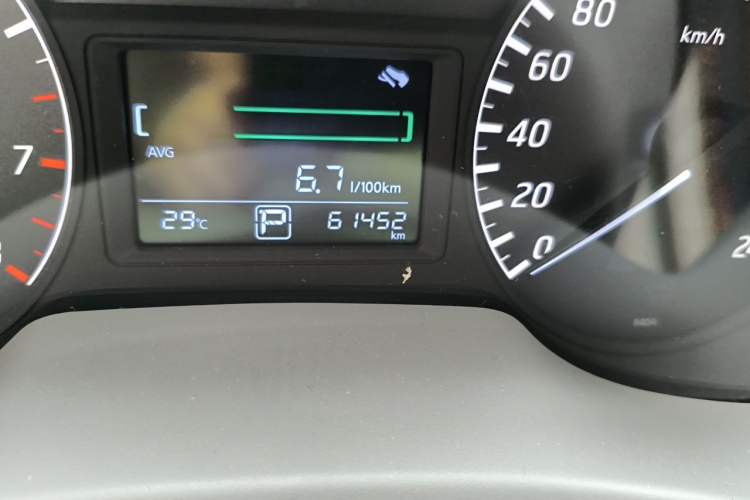 Used Nissan Sylphy 2012 1.6 XL CVT Luxury Edition Odometer Close Up