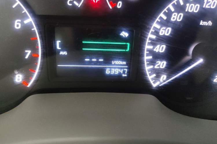 Used Nissan Sylphy 2012 1.6 XL Manual Luxury Edition Odometer Close Up