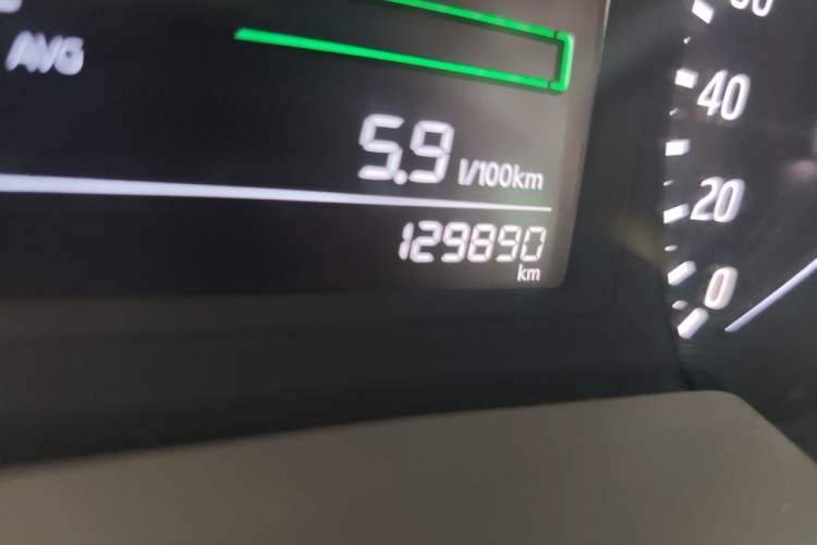 Used Nissan Sylphy 2012 1.6 XL Manual Luxury Edition Odometer Close Up