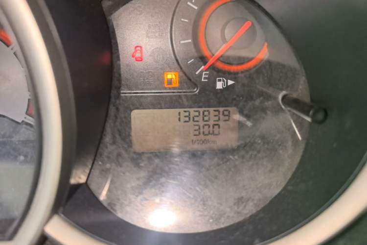Used Nissan Sylphy 2012 Classic 1.6XE Manual Comfort Edition Odometer Close Up