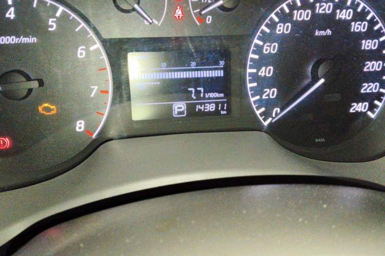 Used Nissan Sylphy 2012 1.6XE CVT Comfort Edition Odometer Close Up