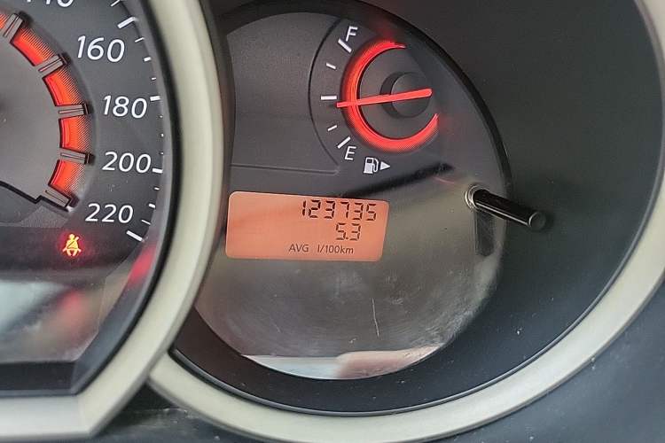 Used Nissan Sylphy 2012 Classic 1.6XE Manual Comfort Edition Odometer Close Up