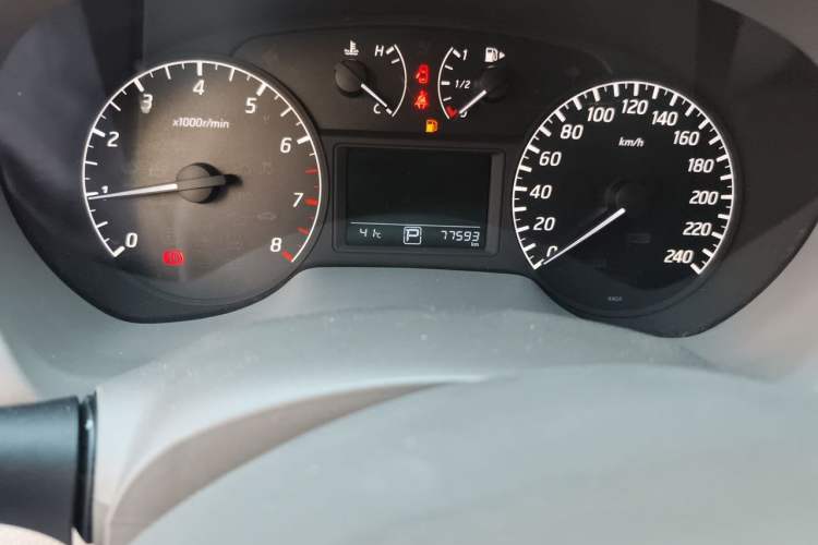 Used Nissan Sylphy 2012 1.6XE CVT Comfort Edition Odometer Close Up
