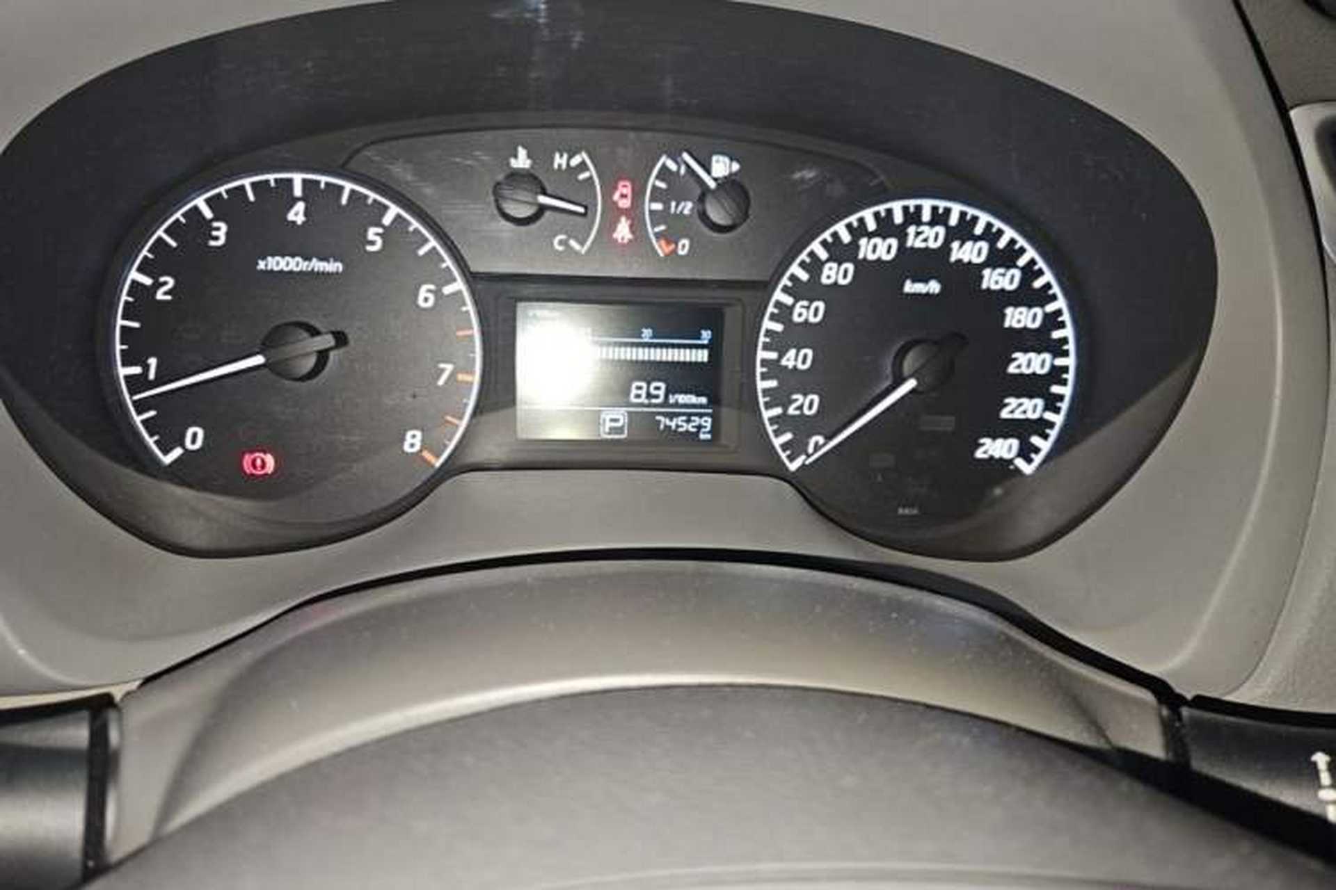 Used Nissan Sylphy 2012 1.6 XL CVT Luxury Edition Odometer Close Up
