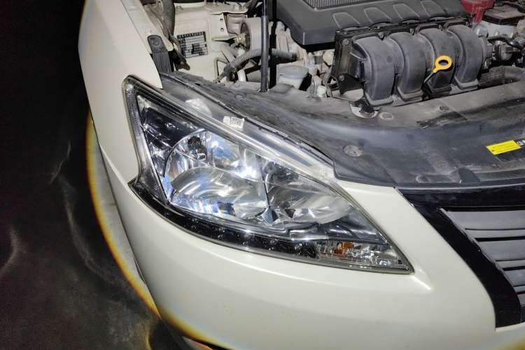 Used Nissan Sylphy 2012 1.8XL CVT Luxury Edition Right Front Headlight