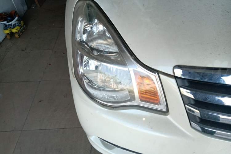 Used Nissan Sylphy 2012 Classic 1.6XE Automatic Comfort Edition Right Front Headlight
