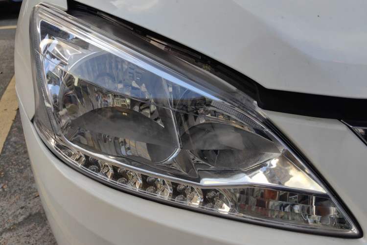 Used Nissan Sylphy 2012 1.8XL CVT Luxury Edition Right Front Headlight