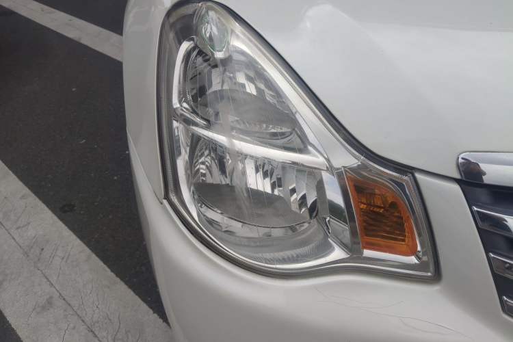 Used Nissan Sylphy 2012 Classic 1.6XE Automatic Comfort Edition Right Front Headlight