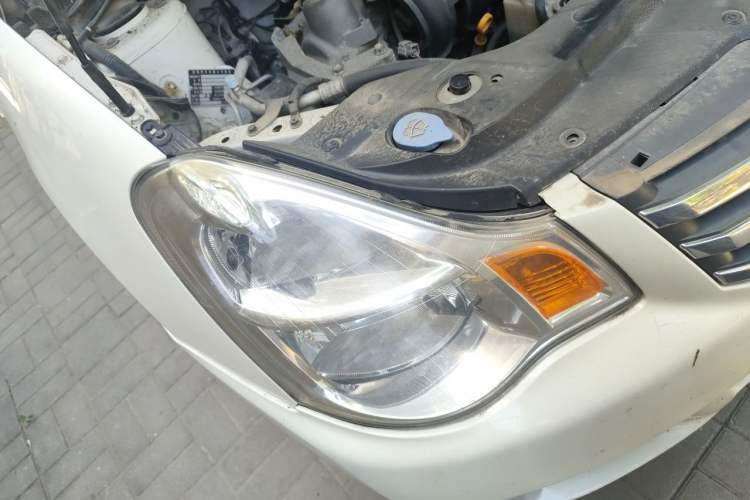 Used Nissan Sylphy 2012 Classic 1.6XE Automatic Comfort Edition Right Front Headlight
