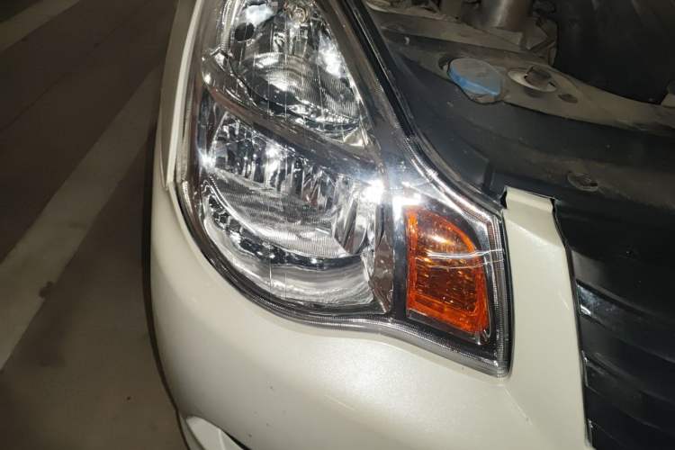 Used Nissan Sylphy 2012 Classic 1.6XE Automatic Comfort Edition Right Front Headlight