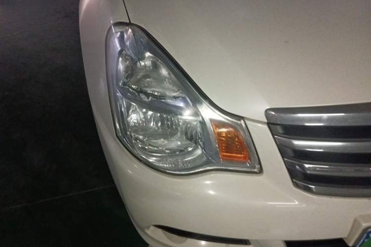 Used Nissan Sylphy 2012 Classic 1.6XE Automatic Comfort Edition Right Front Headlight