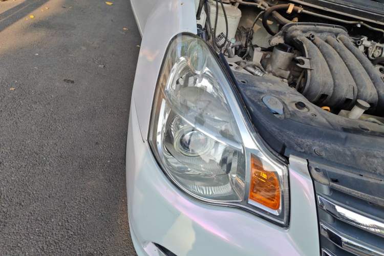 Used Nissan Sylphy 2012 Classic 1.6XE Manual Comfort Edition Right Front Headlight