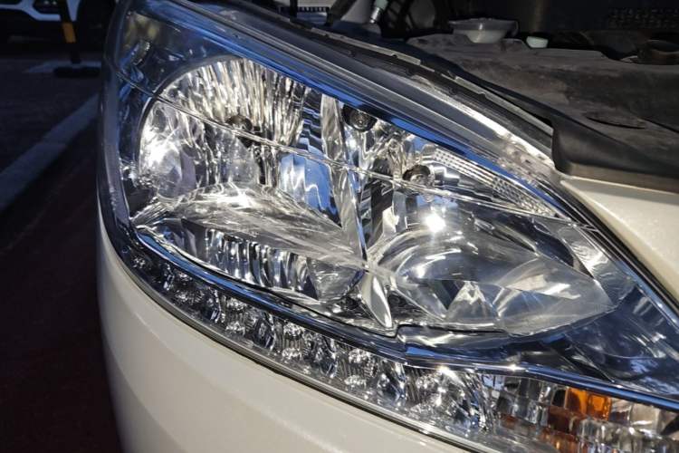 Used Nissan Sylphy 2012 1.6 XL CVT Luxury Edition Right Front Headlight