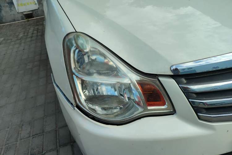 Used Nissan Sylphy 2012 Classic 1.6XE Manual Comfort Edition Right Front Headlight