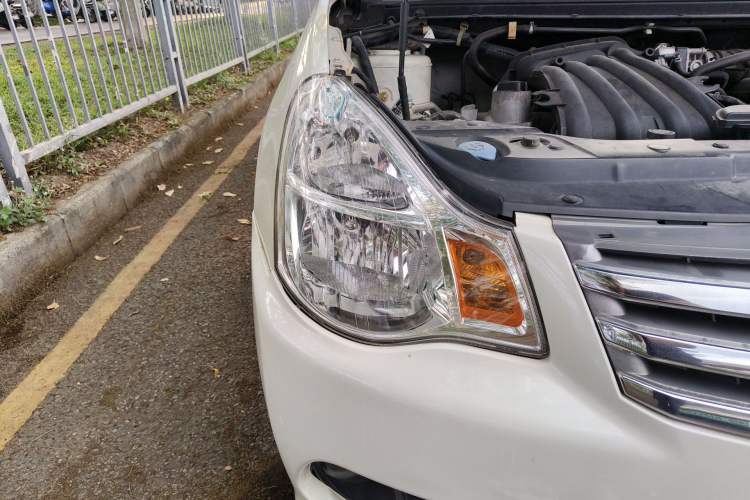 Used Nissan Sylphy 2012 Classic 1.6XE Automatic Comfort Edition Right Front Headlight