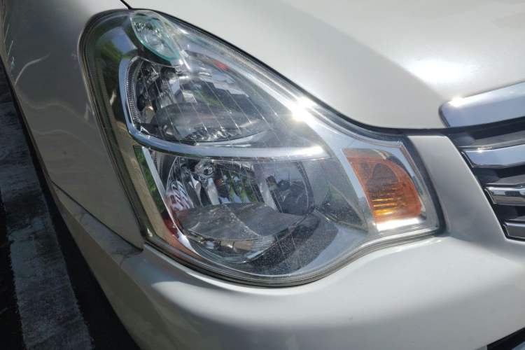 Used Nissan Sylphy 2012 Classic 1.6XE Automatic Comfort Edition Right Front Headlight
