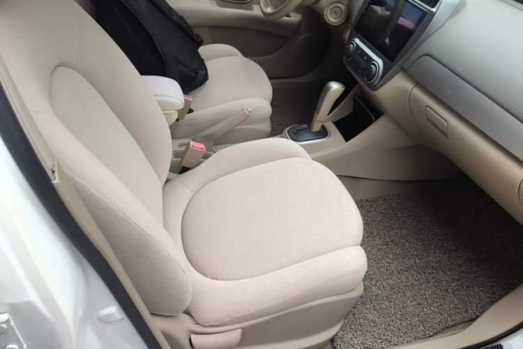 Used Nissan Sylphy 2012 Classic 1.6XE Automatic Comfort Edition Right Front Seat