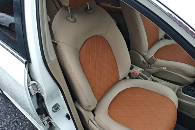 Used Nissan Sylphy 2012 Classic 1.6XE Automatic Comfort Edition Right Front Seat