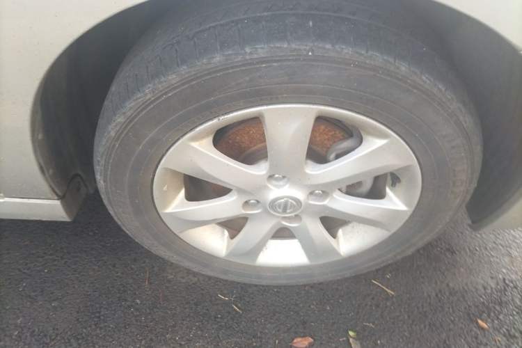 Used Nissan Sylphy 2012 Classic 1.6XE Automatic Comfort Edition Right Front Wheel Hub