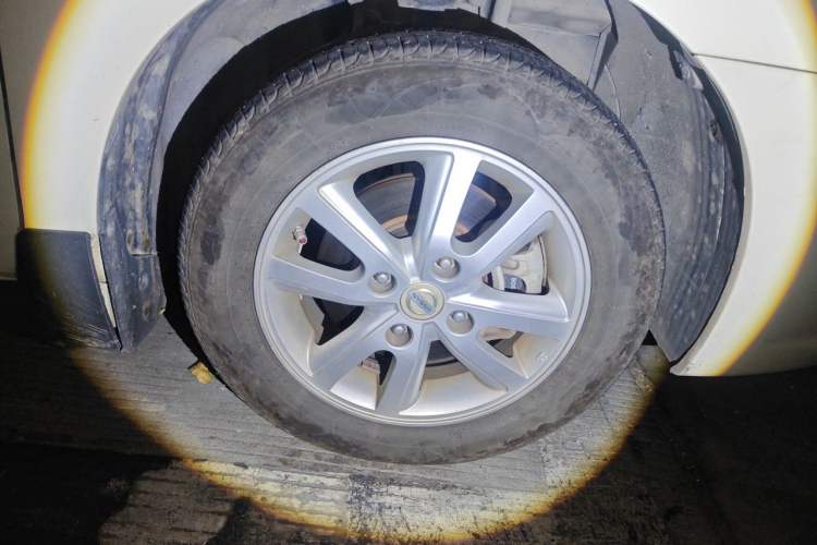 Used Nissan Sylphy 2012 Classic 1.6XE Automatic Comfort Edition Right Front Wheel Hub