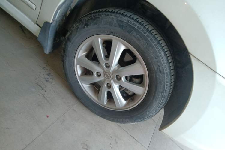 Used Nissan Sylphy 2012 Classic 1.6XE Automatic Comfort Edition Right Front Wheel Hub