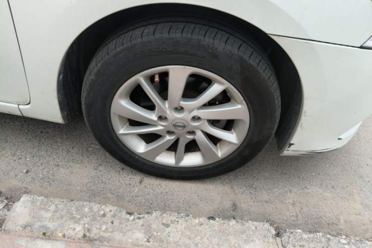 Used Nissan Sylphy 2012 1.6 XL CVT Luxury Edition Right Front Wheel Hub