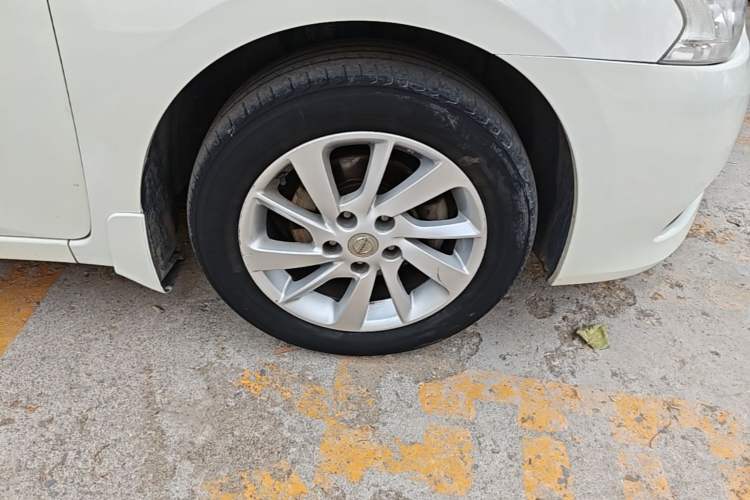 Used Nissan Sylphy 2012 1.6 XL CVT Luxury Edition Right Front Wheel Hub