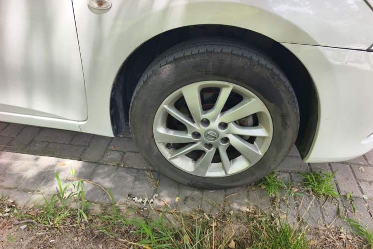 Used Nissan Sylphy 2012 1.6 XL CVT Luxury Edition Right Front Wheel Hub