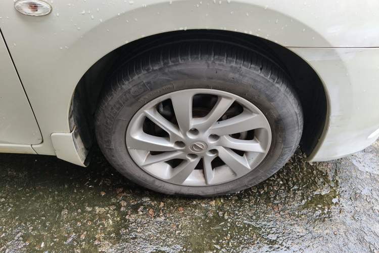 Used Nissan Sylphy 2012 1.6 XL CVT Luxury Edition Right Front Wheel Hub