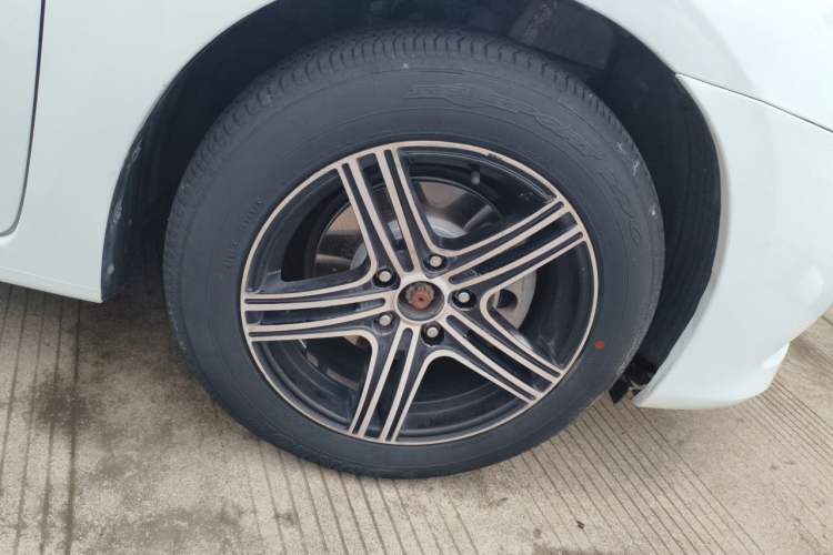 Used Nissan Sylphy 2012 1.6 XL CVT Luxury Edition Right Front Wheel Hub