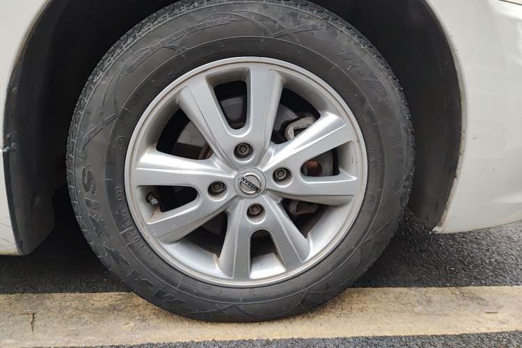 Used Nissan Sylphy 2012 Classic 1.6XE Automatic Comfort Edition Right Front Wheel Hub