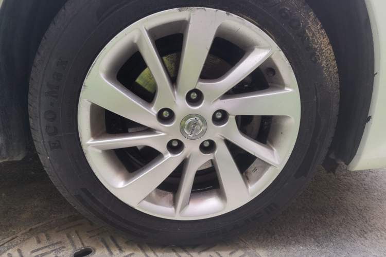 Used Nissan Sylphy 2012 1.6 XL CVT Luxury Edition Right Front Wheel Hub