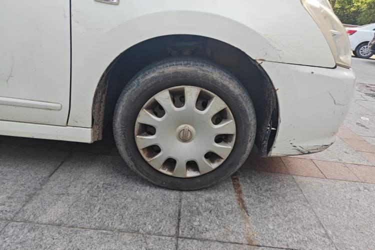 Used Nissan Sylphy 2012 Classic 1.6XE Manual Comfort Edition Right Front Wheel Hub