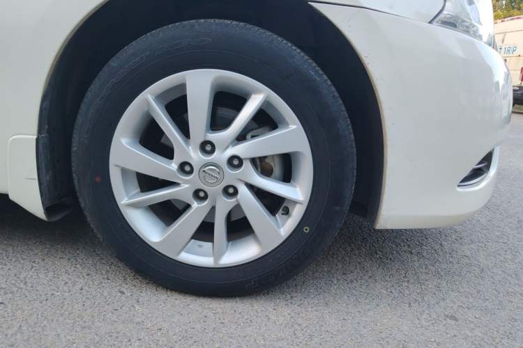 Used Nissan Sylphy 2012 1.6 XL Manual Luxury Edition Right Front Wheel Hub