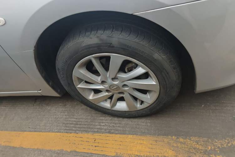 Used Nissan Sylphy 2012 1.6 XL Manual Luxury Edition Right Front Wheel Hub