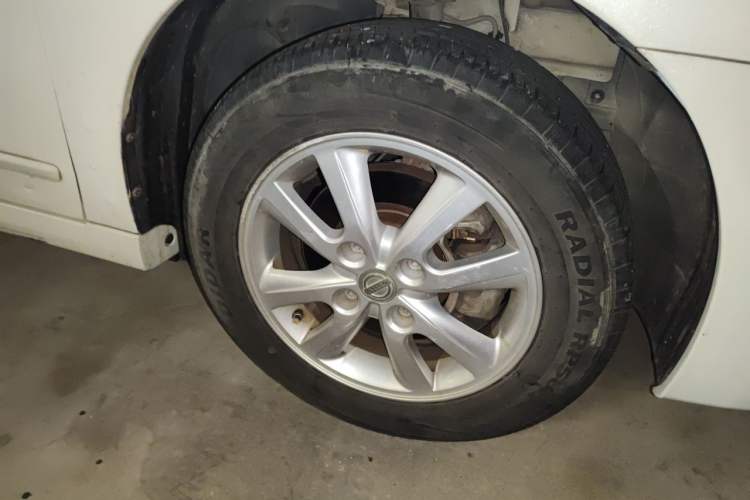 Used Nissan Sylphy 2012 Classic 1.6XE Automatic Comfort Edition Right Front Wheel Hub