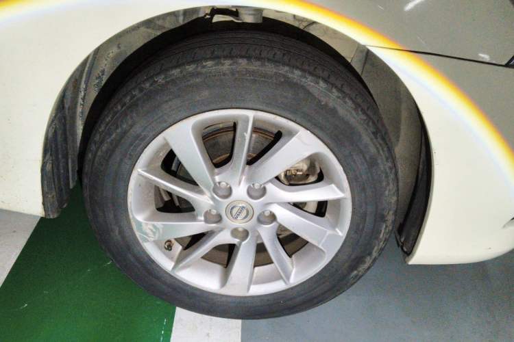 Used Nissan Sylphy 2012 1.6XE CVT Comfort Edition Right Front Wheel Hub