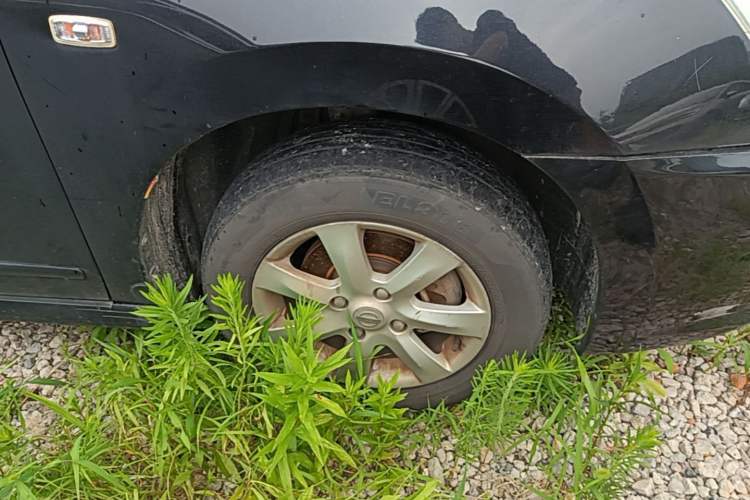 Used Nissan Sylphy 2012 Classic 1.6XE Manual Comfort Edition Right Front Wheel Hub