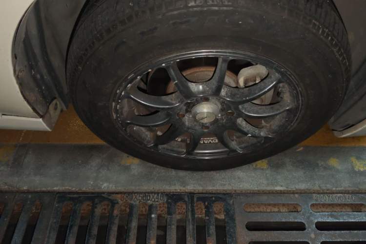 Used Nissan Sylphy 2012 Classic 1.6XE Automatic Comfort Edition Right Front Wheel Hub