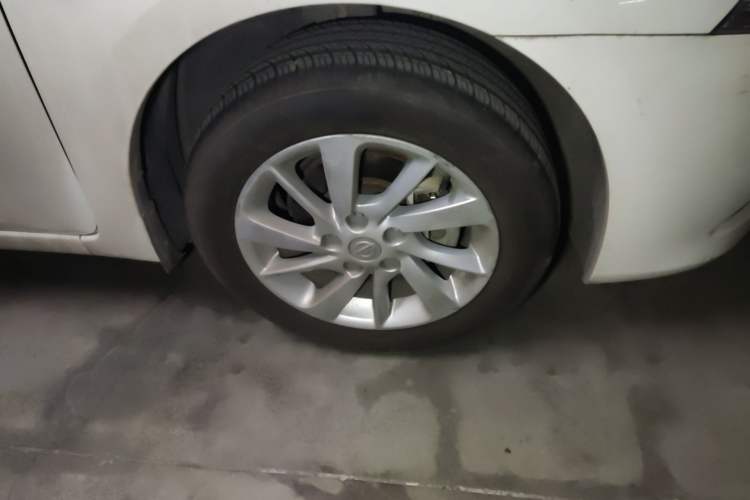 Used Nissan Sylphy 2012 1.6 XL Manual Luxury Edition Right Front Wheel Hub