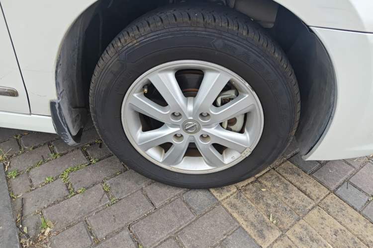 Used Nissan Sylphy 2012 Classic 1.6XL Manual Luxury Edition Right Front Wheel Hub
